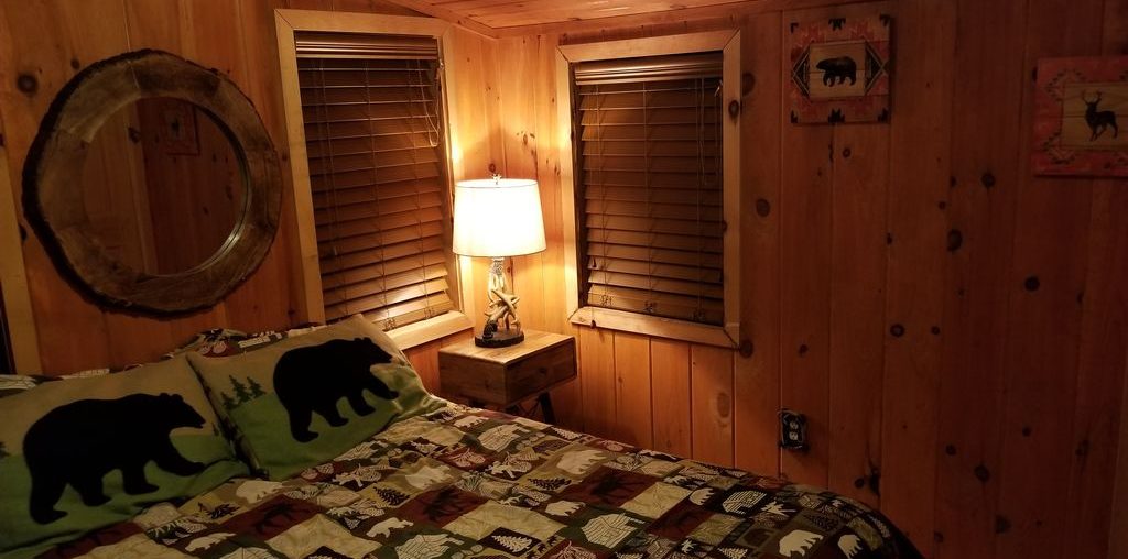 Cozy 3 Bedroom Log Cabin Lake George Cabin Rentals